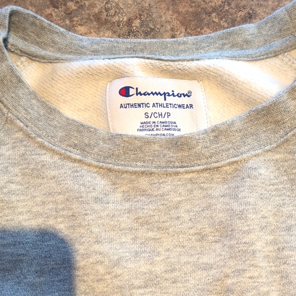 Champion Sweatshirt - Picture 2 of 4